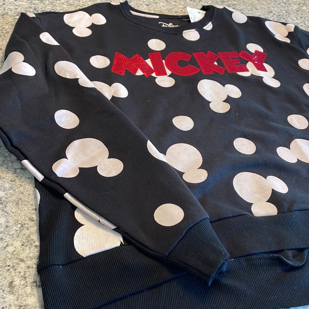 Disney Mickey Mouse Ears Logo sweatshirt. In great condition, size XL - Picture 3 of 10